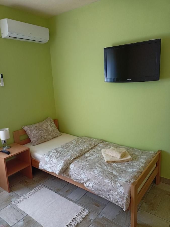 Apartman Fiva Apartment Pacir Exterior photo