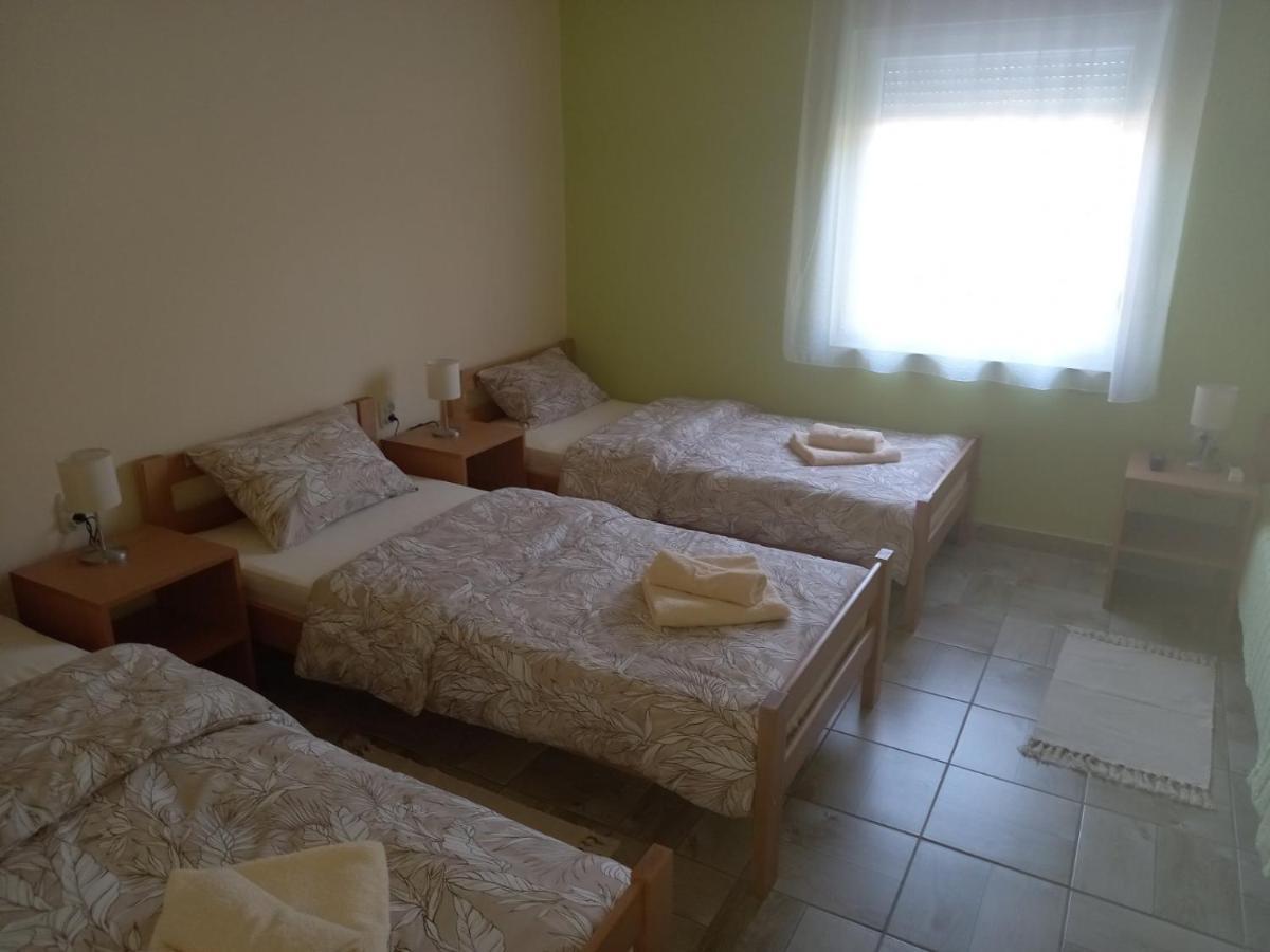 Apartman Fiva Apartment Pacir Exterior photo