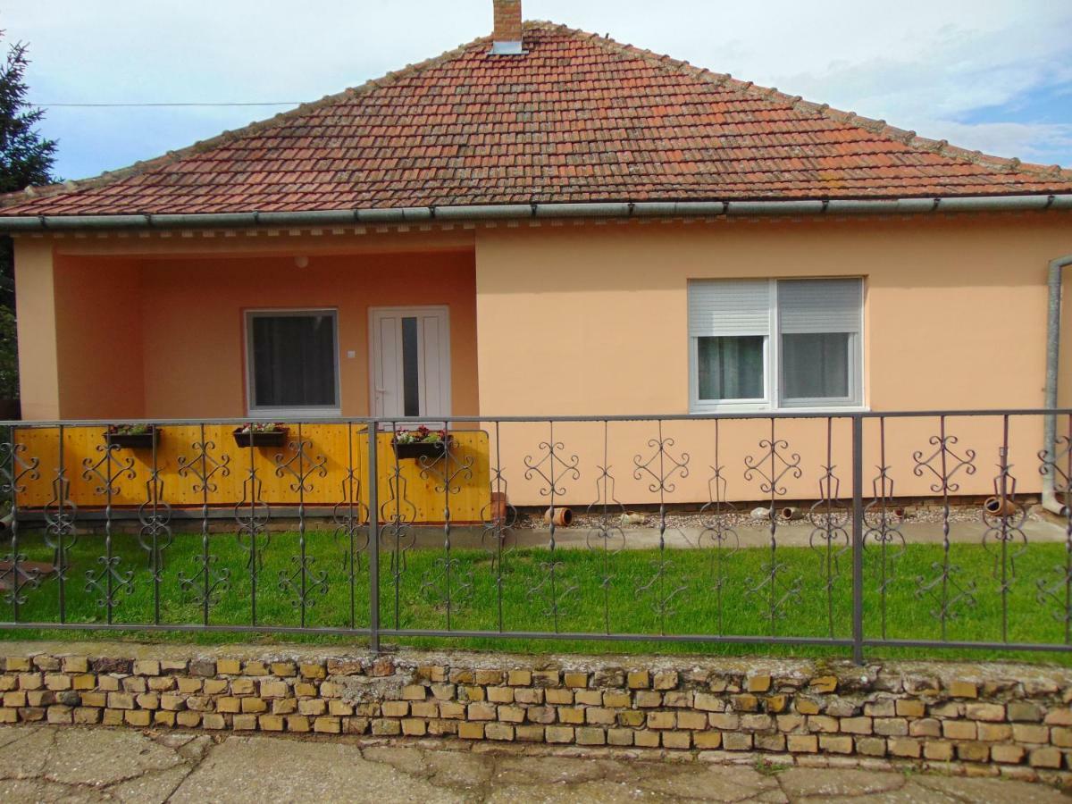 Apartman Fiva Apartment Pacir Exterior photo